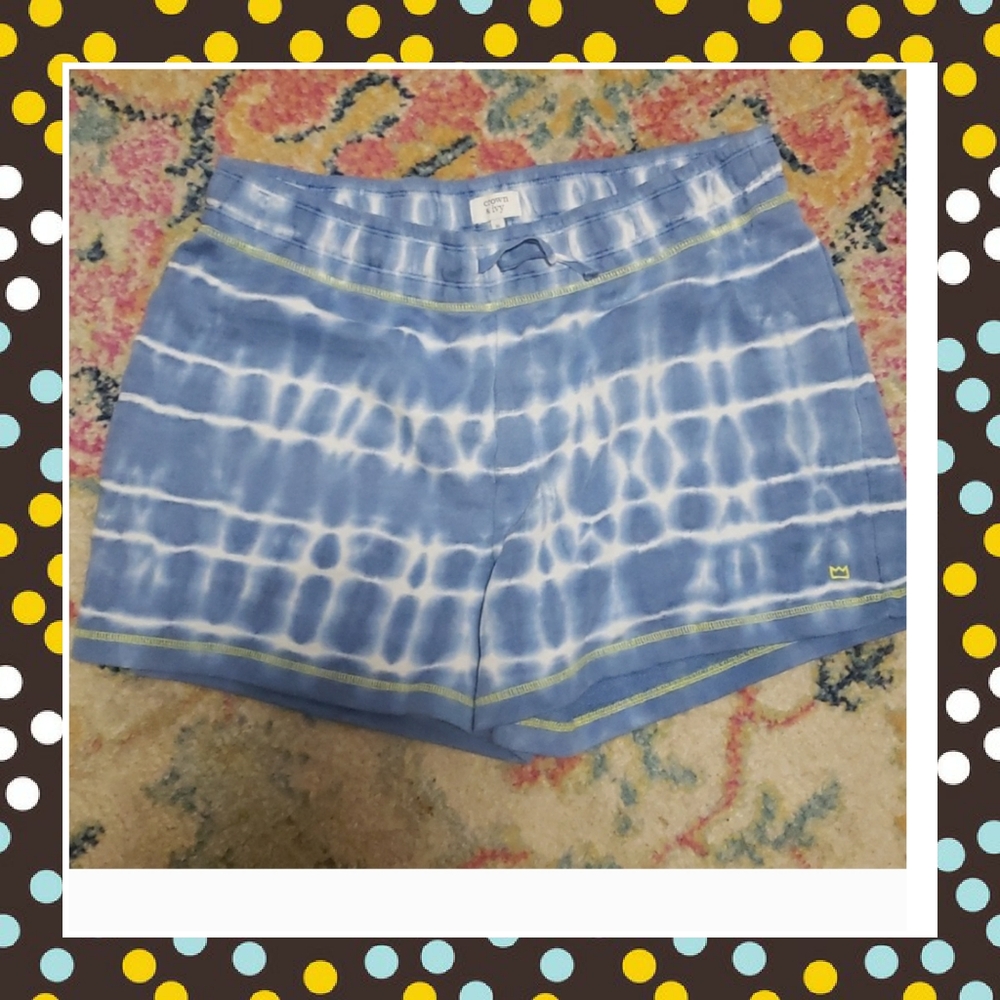 Crown & ivy shorts size xl